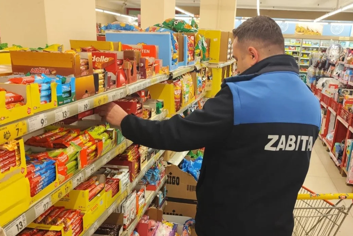 Zabıta Ekiplerinden Bakkal Ve Marketlere Denetim